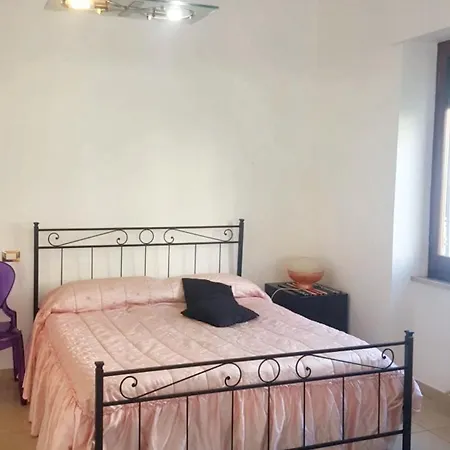 Charming In 80 M² Garden View Apartmán